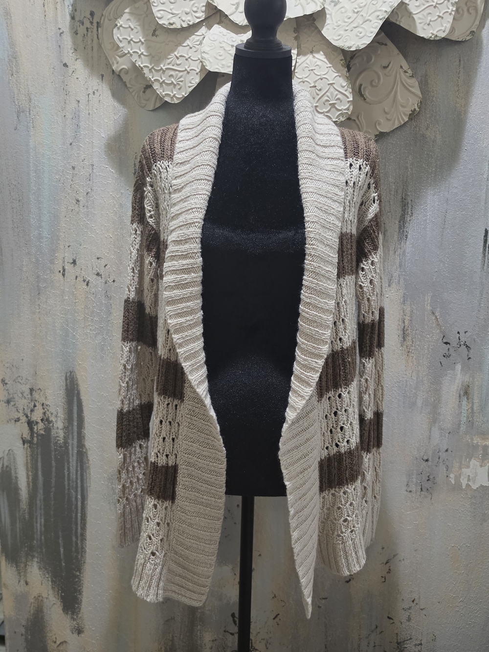 Aeropostale Cream and Brown Open-Front Striped Cardigan Size Medium